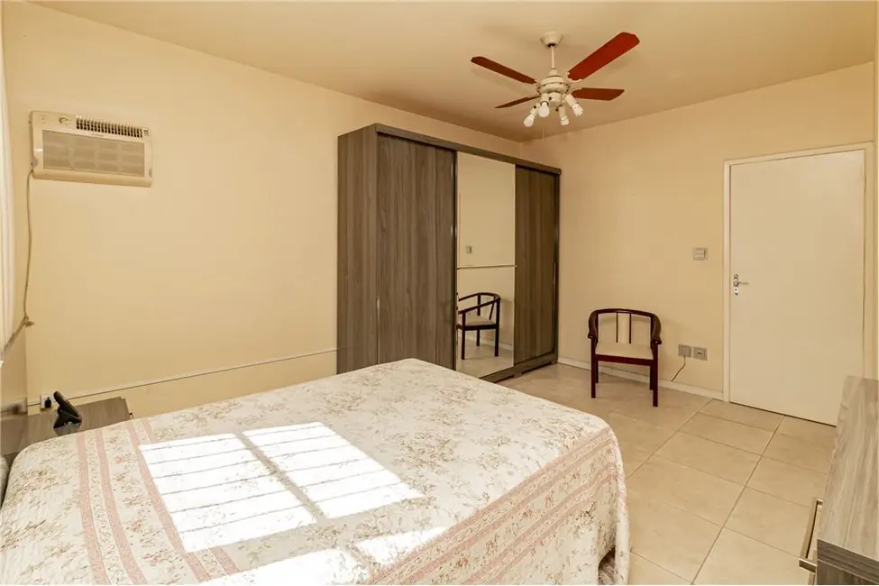 Foto 21 de Casa com 3 quartos à venda, 201m2 em Jardim Sabará, Porto Alegre - RS