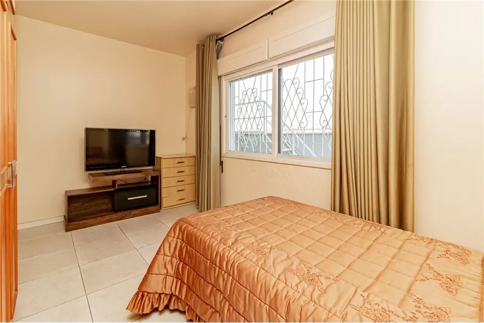 Foto 15 de Casa com 3 quartos à venda, 201m2 em Jardim Sabará, Porto Alegre - RS