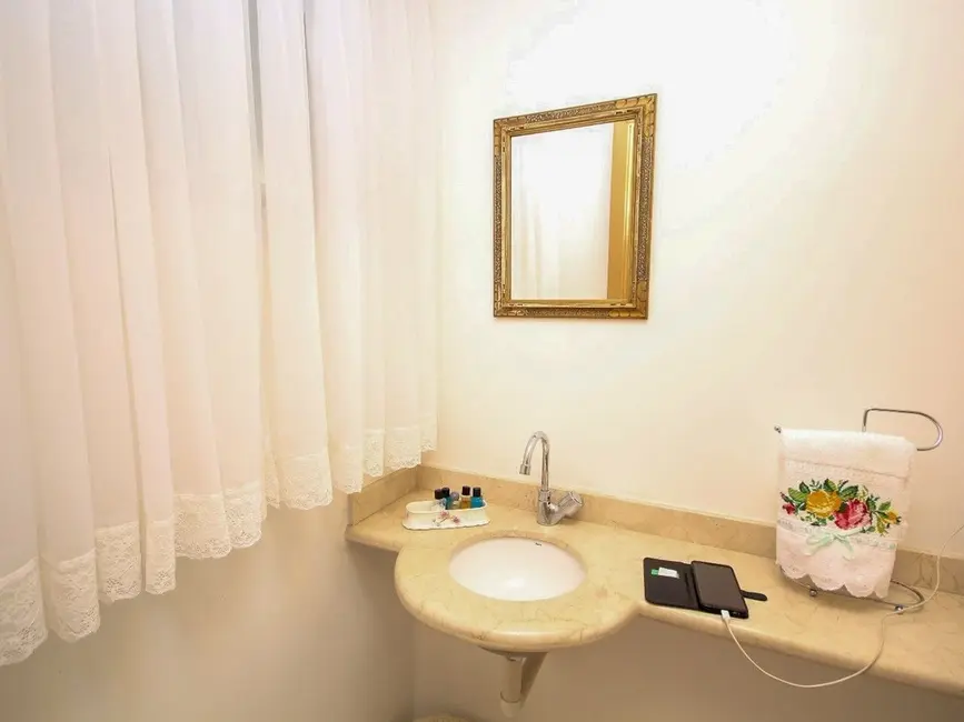 Apartamento com 3 quartos à venda, 125m2 em Jardim Europa, Porto Alegre - RS - imagem 3 Foto 3 de Apartamento com 3 quartos à venda, 125m2 em Jardim Europa, Porto Alegre - RS