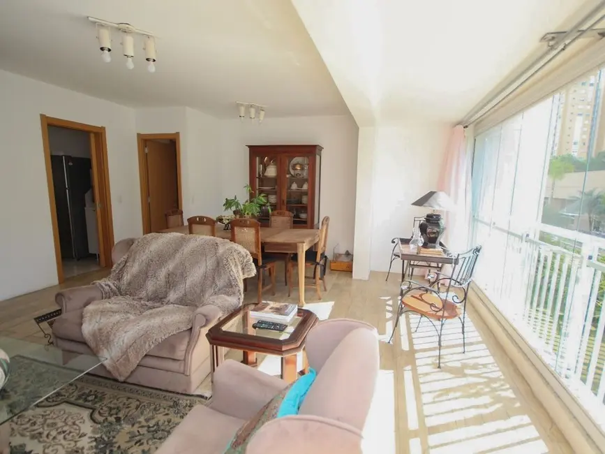 Apartamento com 3 quartos à venda, 125m2 em Jardim Europa, Porto Alegre - RS - imagem 5 Foto 5 de Apartamento com 3 quartos à venda, 125m2 em Jardim Europa, Porto Alegre - RS