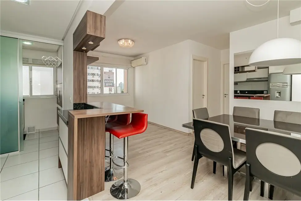 Foto 7 de Apartamento com 2 quartos à venda, 58m2 em Passo da Areia, Porto Alegre - RS