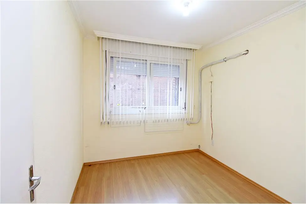 Foto 3 de Apartamento à venda, 57m2 em Teresópolis, Porto Alegre - RS