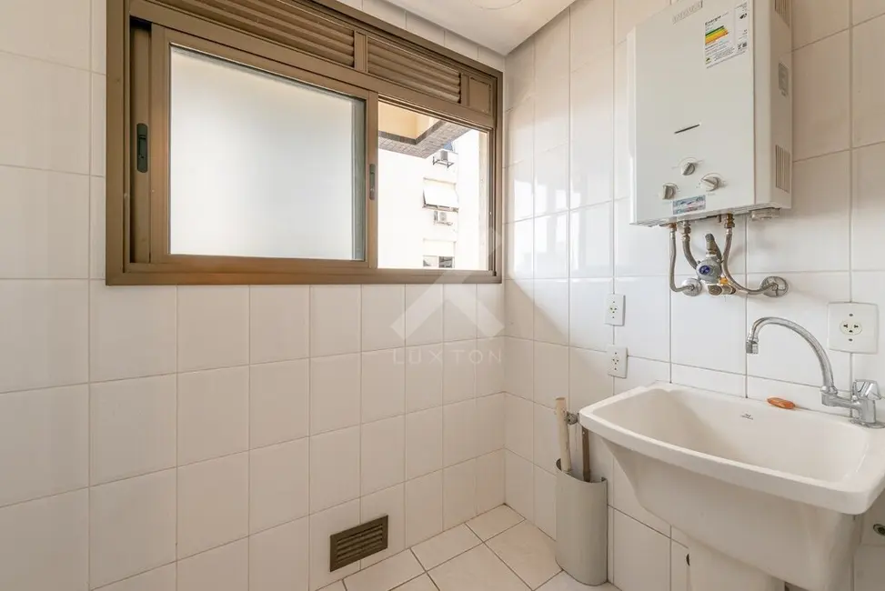 Apartamento com 2 quartos à venda, 80m2 em Rio Branco, Porto Alegre - RS - imagem 8 Foto 8 de Apartamento com 2 quartos à venda, 80m2 em Rio Branco, Porto Alegre - RS