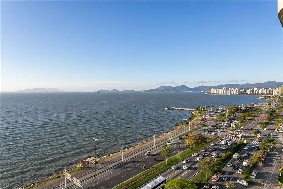 Apartamento com 4 quartos à venda, 244m2 em Centro, Florianopolis - SC - imagem 9 Foto 9 de Apartamento com 4 quartos à venda, 244m2 em Centro, Florianopolis - SC