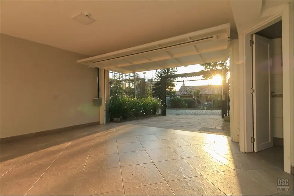 Casa com 3 quartos à venda, 310m2 em Nonoai, Porto Alegre - RS - imagem 6 Foto 6 de Casa com 3 quartos à venda, 310m2 em Nonoai, Porto Alegre - RS