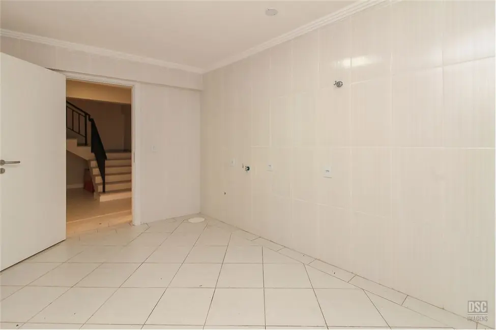 Casa com 3 quartos à venda, 310m2 em Nonoai, Porto Alegre - RS - imagem 3 Foto 3 de Casa com 3 quartos à venda, 310m2 em Nonoai, Porto Alegre - RS