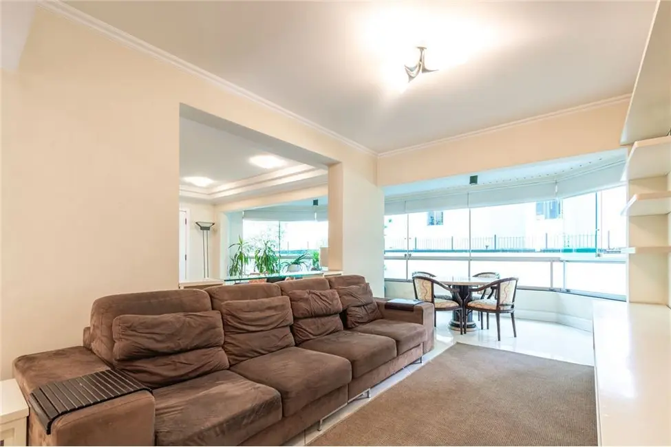 Apartamento com 3 quartos à venda, 193m2 em Campo Belo, São Paulo - SP - imagem 4 Foto 4 de Apartamento com 3 quartos à venda, 193m2 em Campo Belo, São Paulo - SP