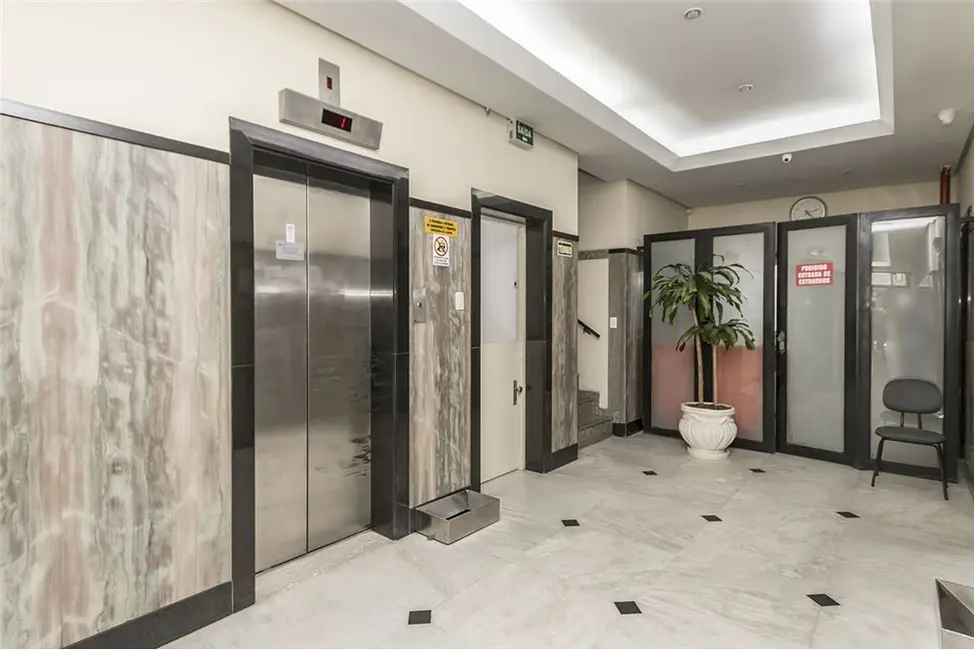 Foto 3 de Sala Comercial à venda, 60m2 em Centro Histórico, Porto Alegre - RS