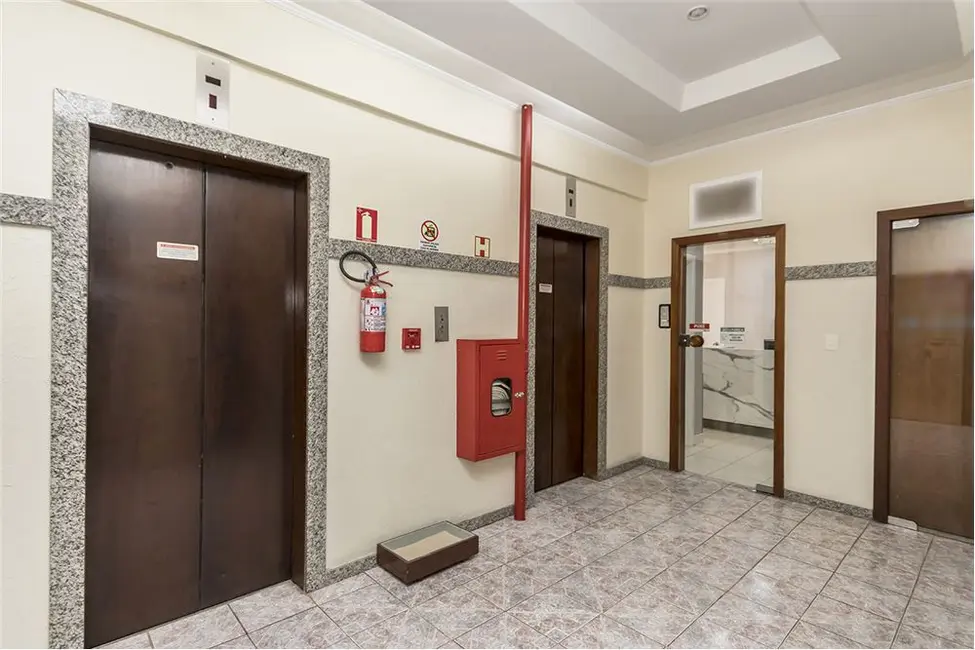 Foto 4 de Sala Comercial à venda, 60m2 em Centro Histórico, Porto Alegre - RS