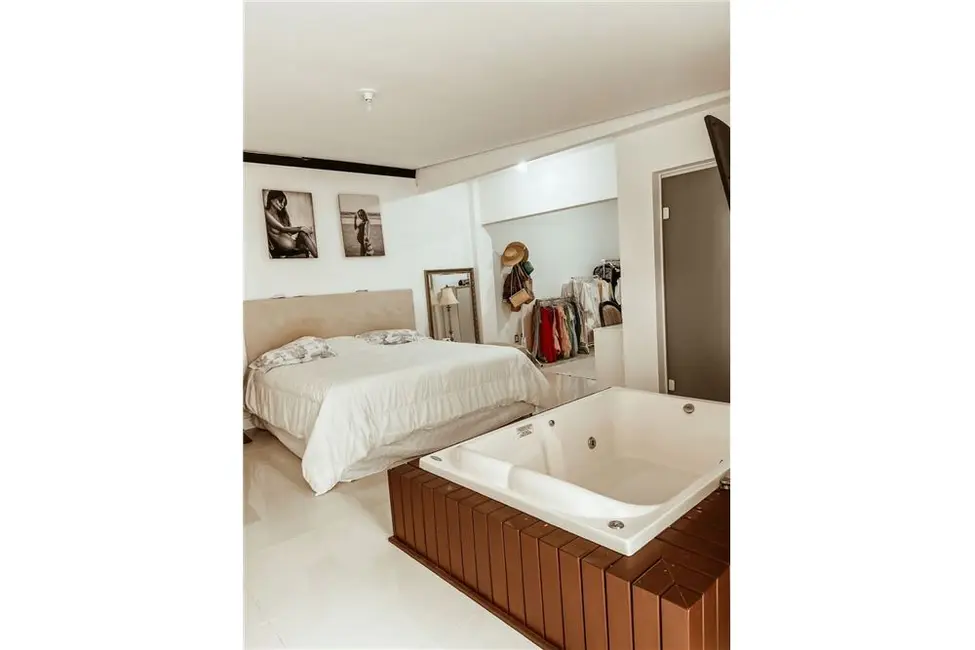 Foto 2 de Apartamento com 3 quartos à venda, 269m2 em Pioneiros, Balneario Camboriu - SC