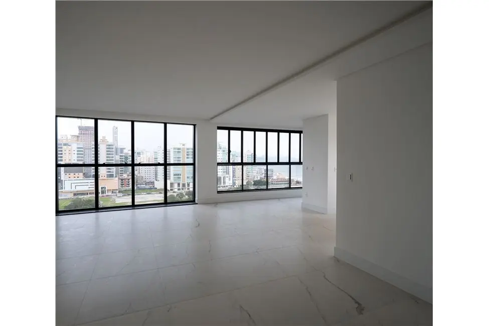 Foto 36 de Apartamento à venda, 123m2 em Meia Praia, Itapema - SC