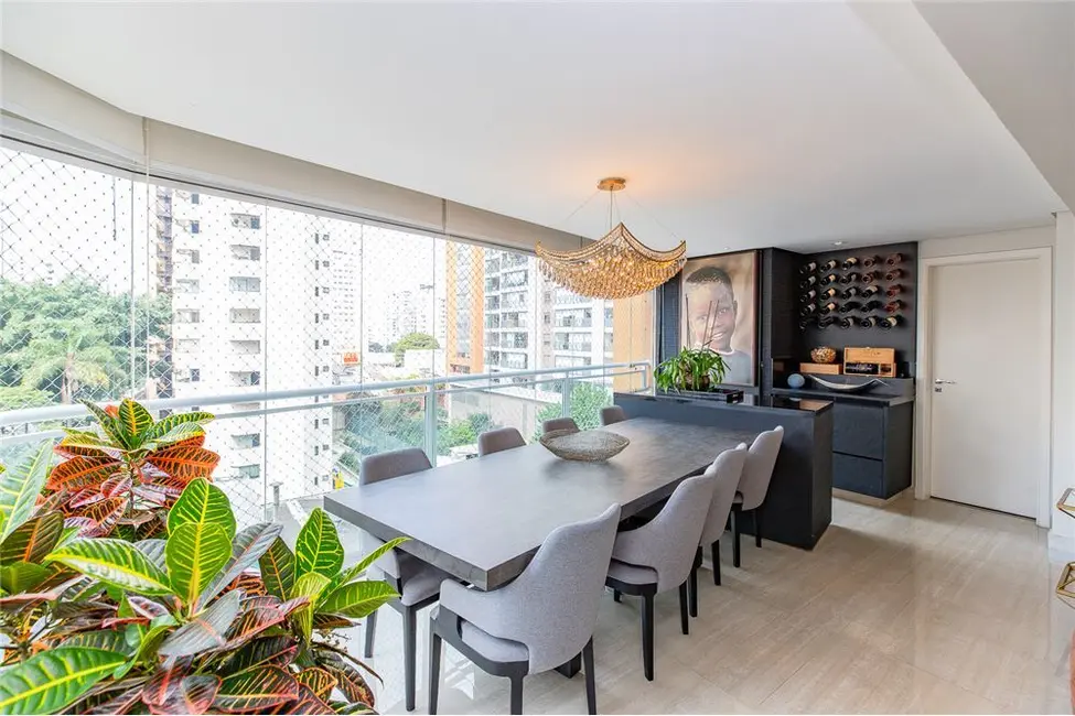 Foto 2 de Apartamento com 3 quartos à venda, 187m2 em Moema, São Paulo - SP