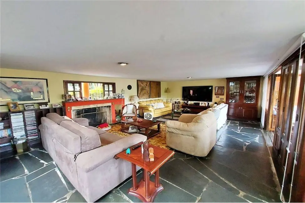 Casa com 3 quartos à venda, 450m2 em Granja Viana, Cotia - SP - imagem 3 Foto 3 de Casa com 3 quartos à venda, 450m2 em Granja Viana, Cotia - SP