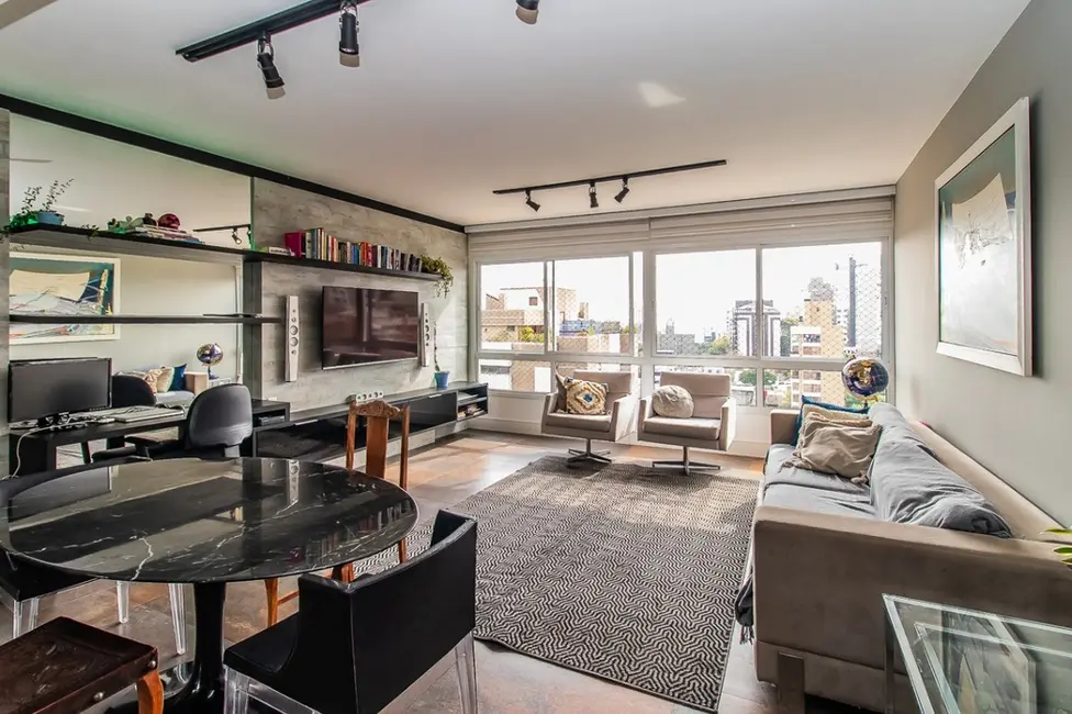 Apartamento com 2 quartos à venda, 93m2 em Rio Branco, Porto Alegre - RS - imagem 2 Foto 2 de Apartamento com 2 quartos à venda, 93m2 em Rio Branco, Porto Alegre - RS