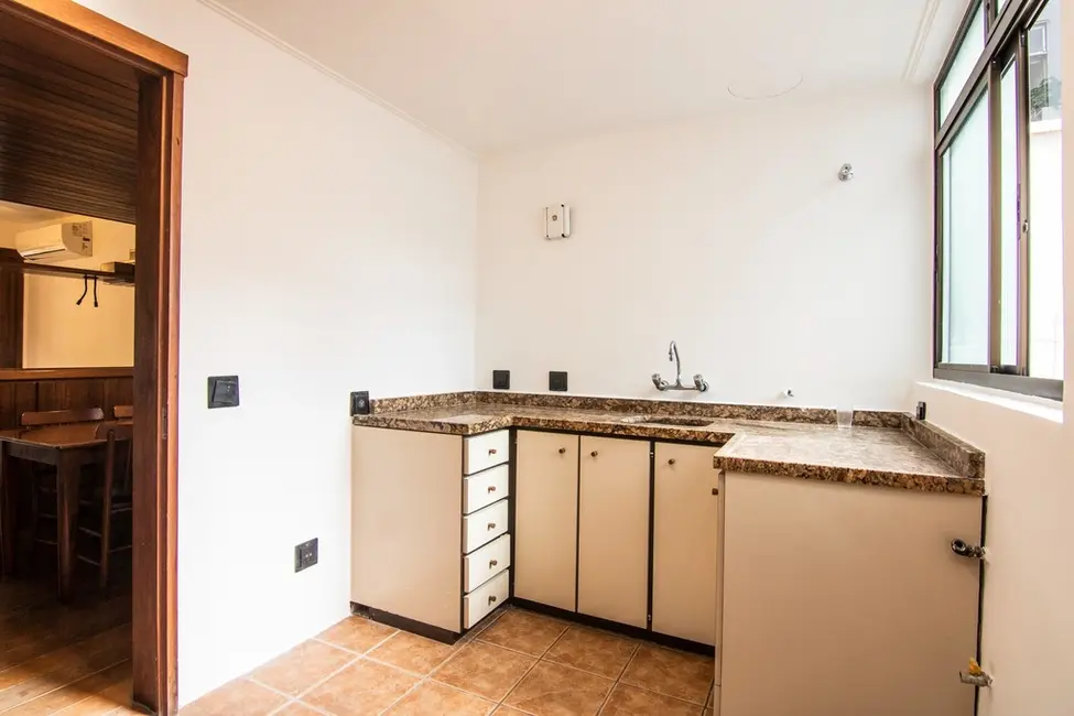 Apartamento com 3 quartos à venda, 219m2 em Petrópolis, Porto Alegre - RS - imagem 7 Foto 7 de Apartamento com 3 quartos à venda, 219m2 em Petrópolis, Porto Alegre - RS