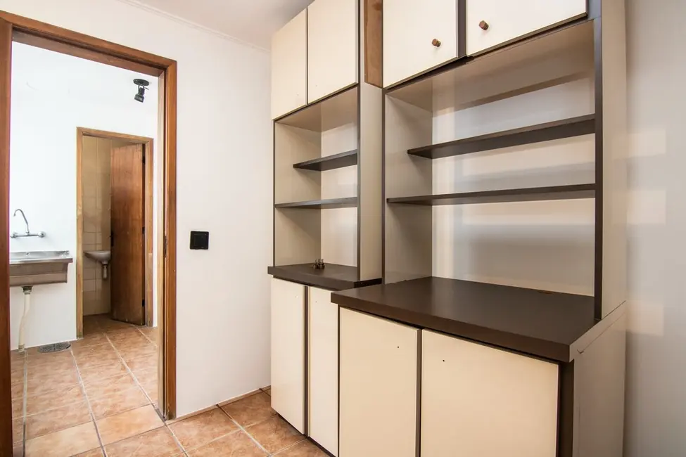 Apartamento com 3 quartos à venda, 219m2 em Petrópolis, Porto Alegre - RS - imagem 8 Foto 8 de Apartamento com 3 quartos à venda, 219m2 em Petrópolis, Porto Alegre - RS