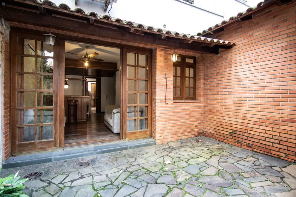 Apartamento com 3 quartos à venda, 219m2 em Petrópolis, Porto Alegre - RS - imagem 6 Foto 6 de Apartamento com 3 quartos à venda, 219m2 em Petrópolis, Porto Alegre - RS