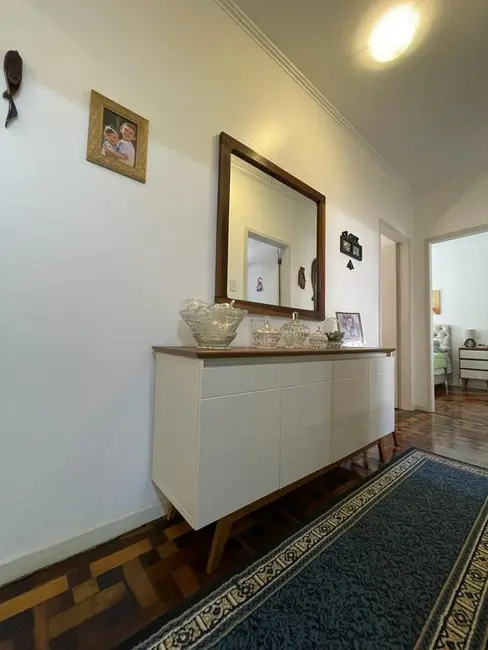 Apartamento com 3 quartos à venda, 80m2 em Petrópolis, Porto Alegre - RS - imagem 8 Foto 8 de Apartamento com 3 quartos à venda, 80m2 em Petrópolis, Porto Alegre - RS