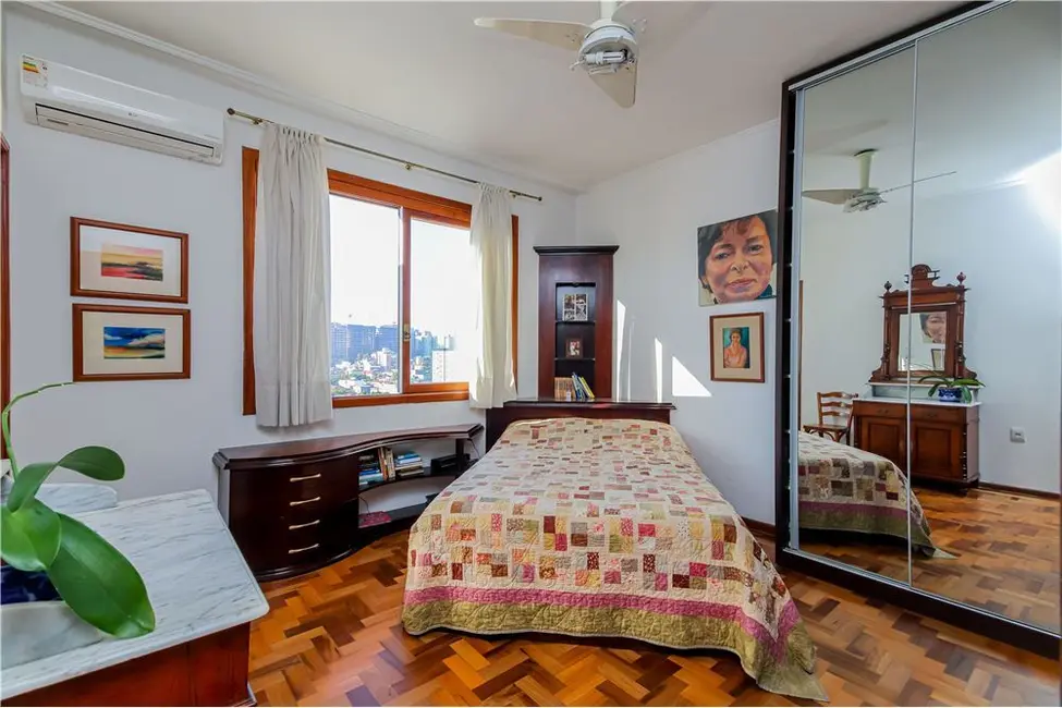 Foto 9 de Apartamento com 2 quartos à venda, 101m2 em Rio Branco, Porto Alegre - RS