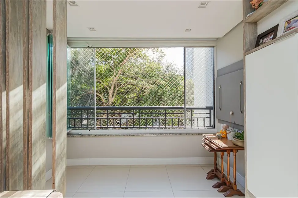 Apartamento à venda, 69m2 em Passo da Areia, Porto Alegre - RS - imagem 9 Foto 9 de Apartamento à venda, 69m2 em Passo da Areia, Porto Alegre - RS
