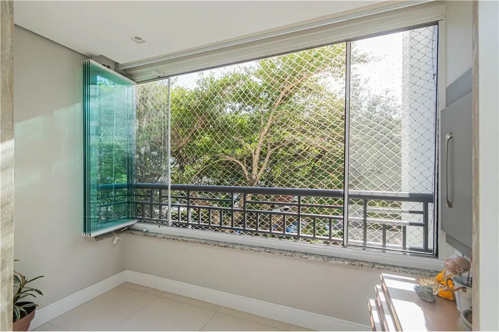 Apartamento à venda, 69m2 em Passo da Areia, Porto Alegre - RS - imagem 8 Foto 8 de Apartamento à venda, 69m2 em Passo da Areia, Porto Alegre - RS