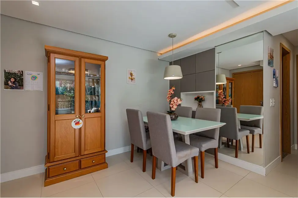 Apartamento à venda, 69m2 em Passo da Areia, Porto Alegre - RS - imagem 4 Foto 4 de Apartamento à venda, 69m2 em Passo da Areia, Porto Alegre - RS