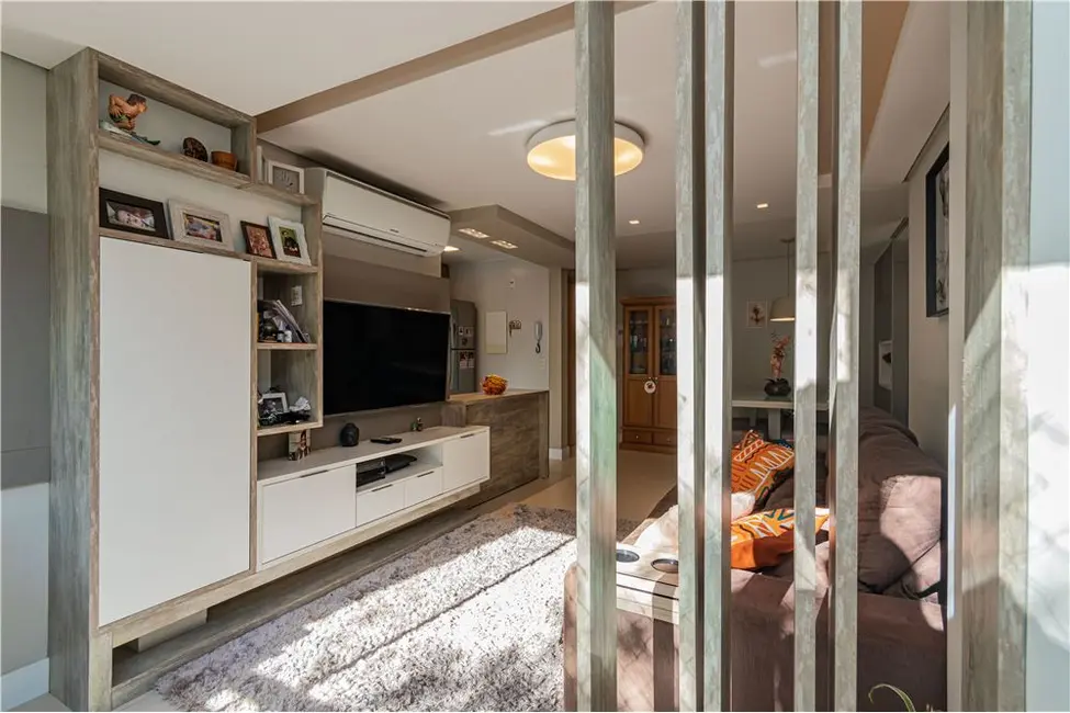 Apartamento à venda, 69m2 em Passo da Areia, Porto Alegre - RS - imagem 7 Foto 7 de Apartamento à venda, 69m2 em Passo da Areia, Porto Alegre - RS