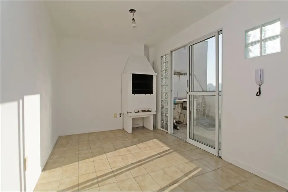 Cobertura com 2 quartos à venda, 75m2 em Santana, Porto Alegre - RS - imagem 7 Foto 7 de Cobertura com 2 quartos à venda, 75m2 em Santana, Porto Alegre - RS