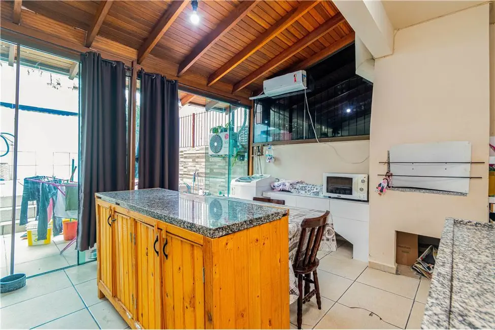 Foto 8 de Casa à venda, 156m2 em Guarujá, Porto Alegre - RS