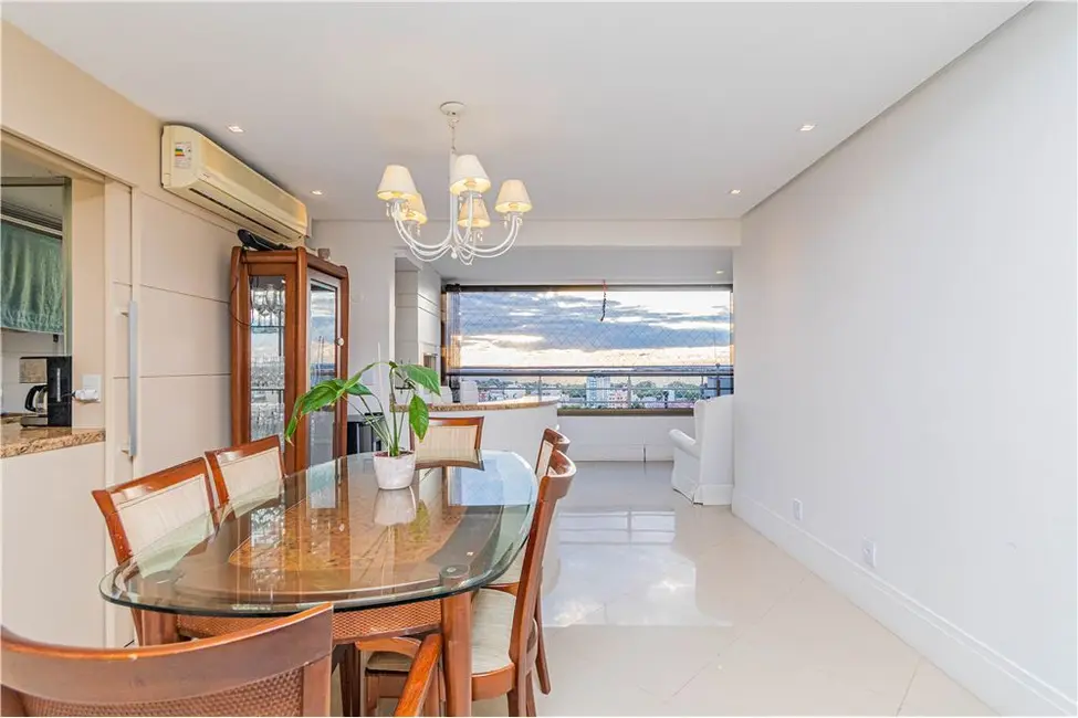 Apartamento com 3 quartos à venda, 126m2 em Menino Deus, Porto Alegre - RS - imagem 1 Foto 1 de Apartamento com 3 quartos à venda, 126m2 em Menino Deus, Porto Alegre - RS