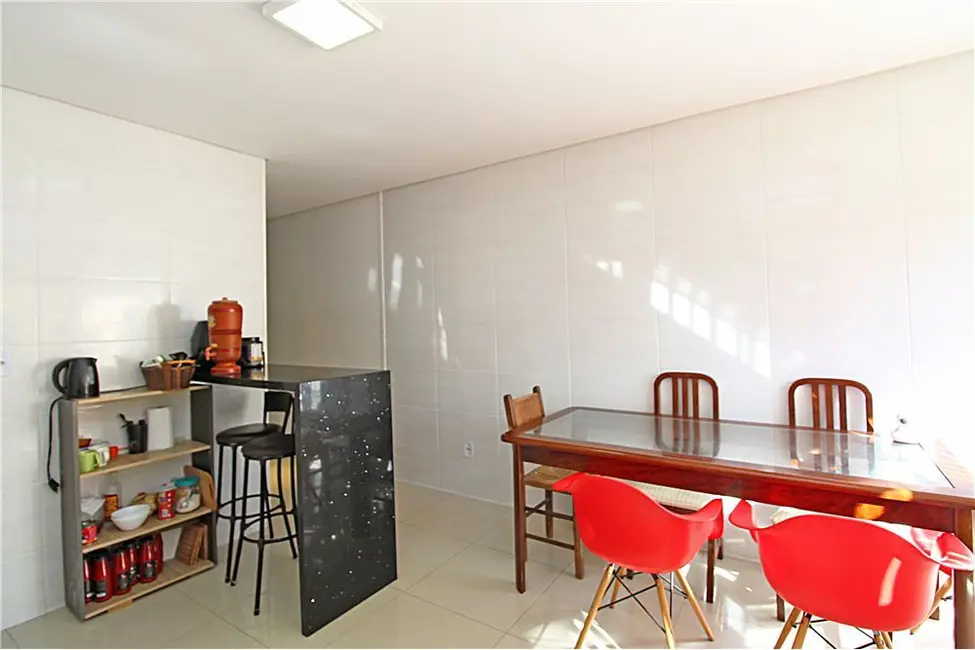 Foto 7 de Casa com 3 quartos à venda, 173m2 em Guarujá, Porto Alegre - RS