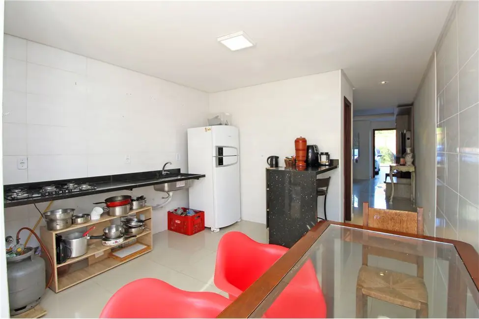 Foto 8 de Casa com 3 quartos à venda, 173m2 em Guarujá, Porto Alegre - RS