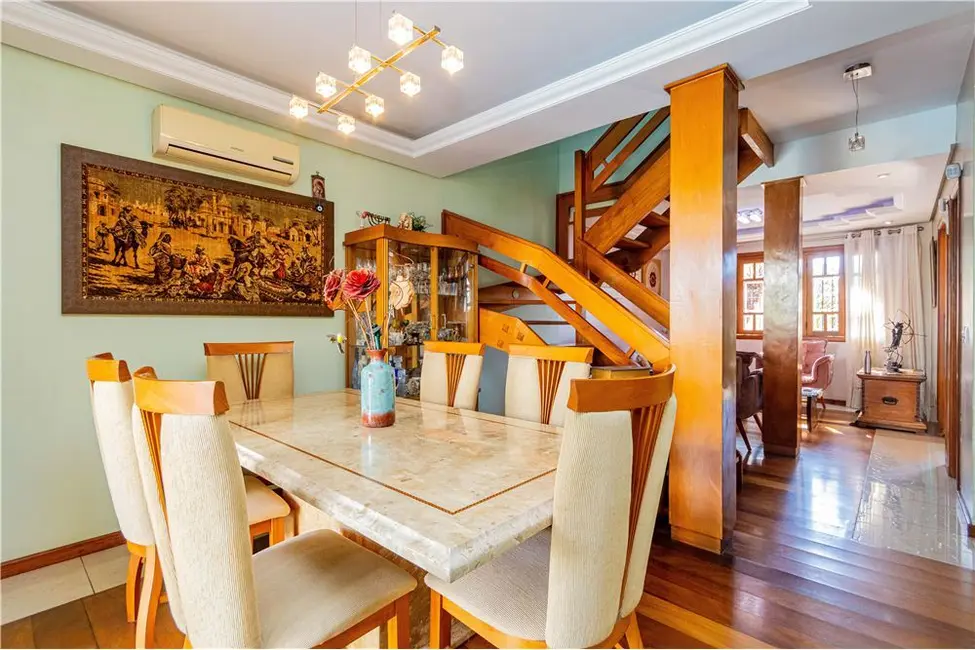 Casa com 4 quartos à venda, 306m2 em Jardim Lindóia, Porto Alegre - RS - imagem 8 Foto 8 de Casa com 4 quartos à venda, 306m2 em Jardim Lindóia, Porto Alegre - RS