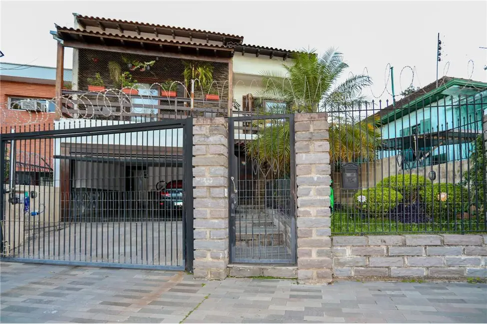 Foto 1 de Casa com 5 quartos à venda, 300m2 em Medianeira, Porto Alegre - RS