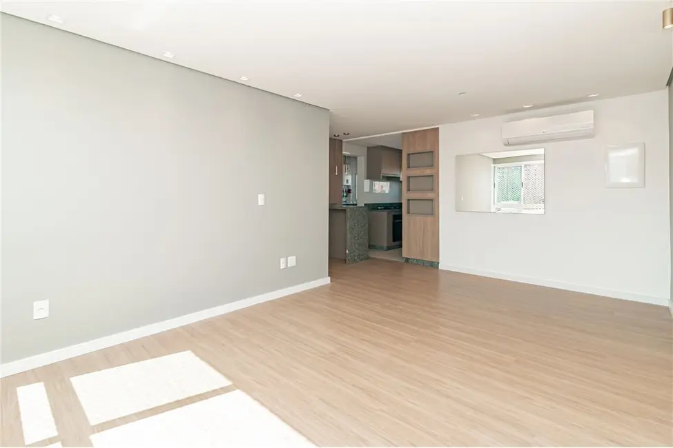 Foto 4 de Apartamento com 2 quartos à venda, 71m2 em Vila Ipiranga, Porto Alegre - RS
