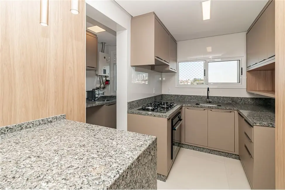 Foto 6 de Apartamento com 2 quartos à venda, 71m2 em Vila Ipiranga, Porto Alegre - RS