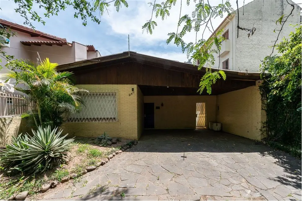 Casa com 4 quartos à venda, 254m2 em Petrópolis, Porto Alegre - RS - imagem 4 Foto 4 de Casa com 4 quartos à venda, 254m2 em Petrópolis, Porto Alegre - RS