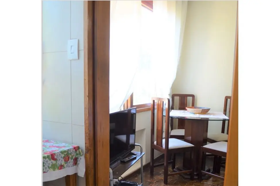 Apartamento com 2 quartos à venda, 54m2 em Passo da Areia, Porto Alegre - RS - imagem 6 Foto 6 de Apartamento com 2 quartos à venda, 54m2 em Passo da Areia, Porto Alegre - RS