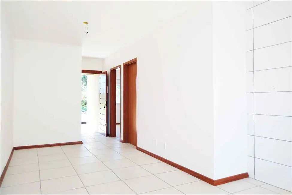 Casa com 2 quartos à venda, 39m2 em Restinga, Porto Alegre - RS - imagem 3 Foto 3 de Casa com 2 quartos à venda, 39m2 em Restinga, Porto Alegre - RS