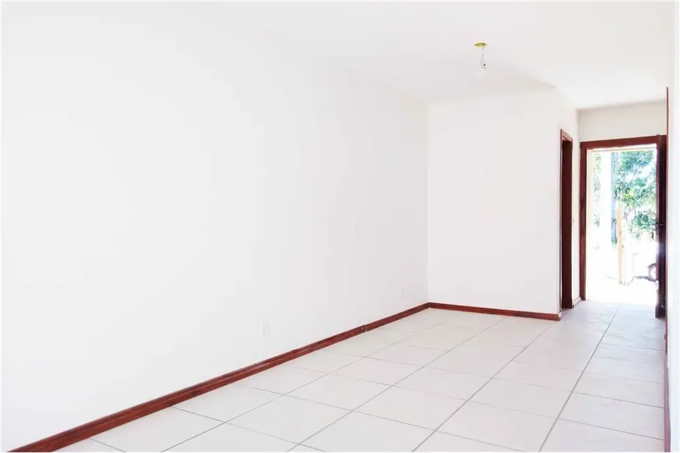Casa com 2 quartos à venda, 39m2 em Restinga, Porto Alegre - RS - imagem 4 Foto 4 de Casa com 2 quartos à venda, 39m2 em Restinga, Porto Alegre - RS