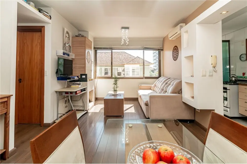 Foto 2 de Apartamento com 1 quarto à venda, 47m2 em São João, Porto Alegre - RS