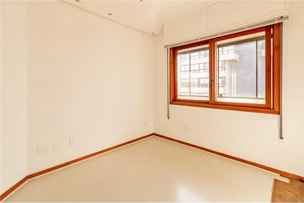 Apartamento com 3 quartos à venda, 90m2 em Petrópolis, Porto Alegre - RS - imagem 8 Foto 8 de Apartamento com 3 quartos à venda, 90m2 em Petrópolis, Porto Alegre - RS