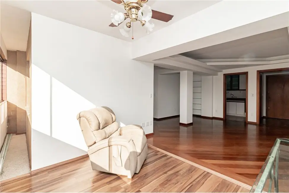 Apartamento com 3 quartos à venda, 90m2 em Petrópolis, Porto Alegre - RS - imagem 5 Foto 5 de Apartamento com 3 quartos à venda, 90m2 em Petrópolis, Porto Alegre - RS