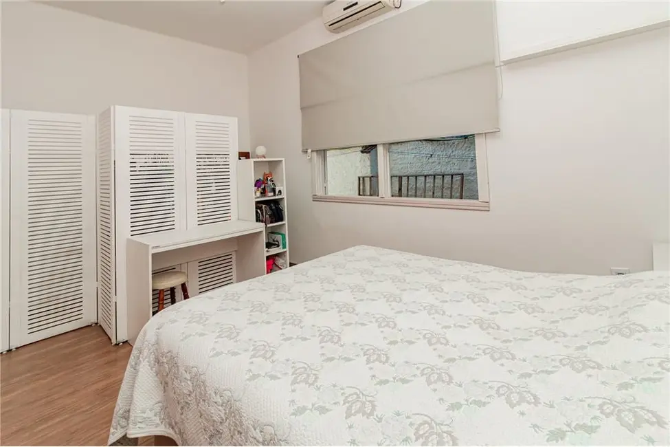 Casa com 3 quartos à venda, 151m2 em Petrópolis, Porto Alegre - RS - imagem 8 Foto 8 de Casa com 3 quartos à venda, 151m2 em Petrópolis, Porto Alegre - RS