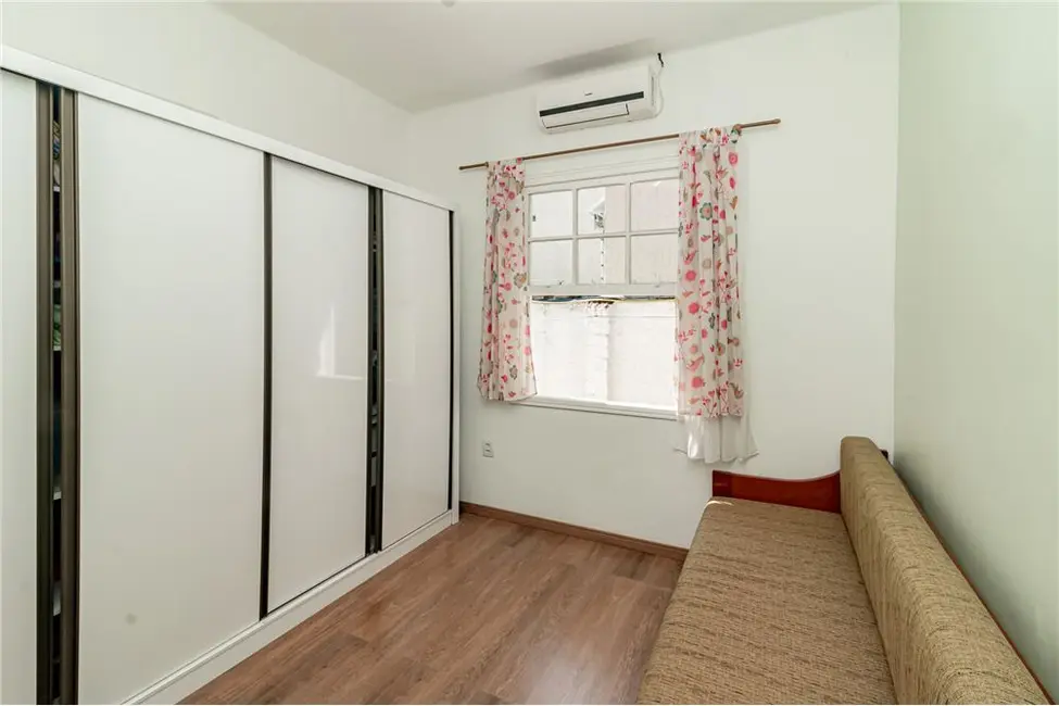 Casa com 3 quartos à venda, 151m2 em Petrópolis, Porto Alegre - RS - imagem 9 Foto 9 de Casa com 3 quartos à venda, 151m2 em Petrópolis, Porto Alegre - RS