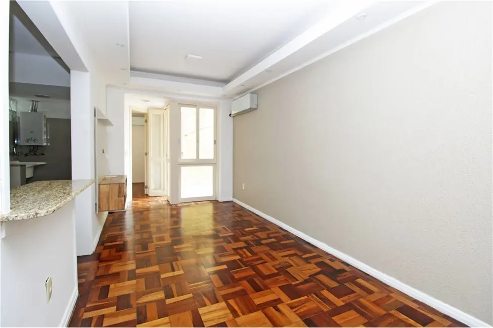 Foto 2 de Apartamento com 2 quartos à venda, 43m2 em Menino Deus, Porto Alegre - RS