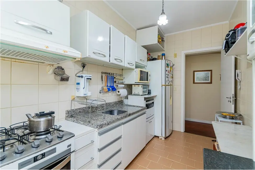 Apartamento com 2 quartos à venda, 71m2 em Teresópolis, Porto Alegre - RS - imagem 9 Foto 9 de Apartamento com 2 quartos à venda, 71m2 em Teresópolis, Porto Alegre - RS