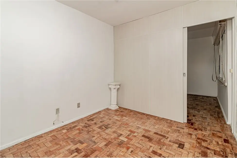 Apartamento com 1 quarto à venda, 32m2 em Passo da Areia, Porto Alegre - RS - imagem 3 Foto 3 de Apartamento com 1 quarto à venda, 32m2 em Passo da Areia, Porto Alegre - RS