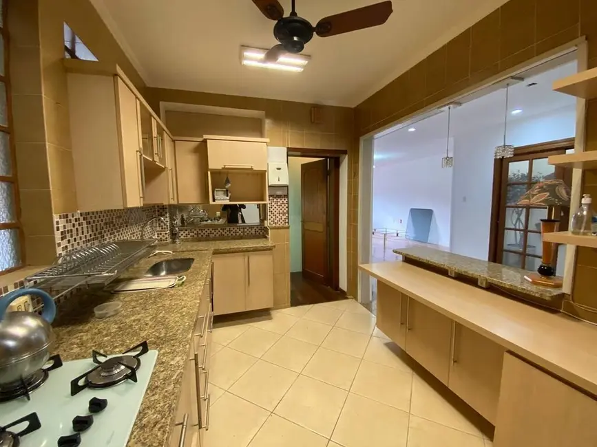 Foto 6 de Casa com 6 quartos à venda, 288m2 em Jardim Sabará, Porto Alegre - RS