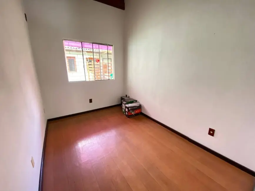 Foto 9 de Casa com 6 quartos à venda, 288m2 em Jardim Sabará, Porto Alegre - RS